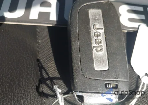 2018 Jeep Compass Latitude 4X4 из США, поврежденный, VIN 3C4NJDBB7JT154864